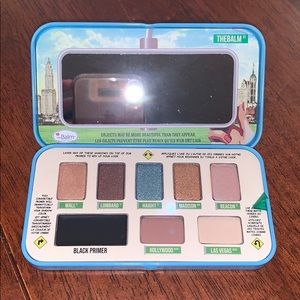 The Balm Cosmetics autobalm DAY2NITE palette